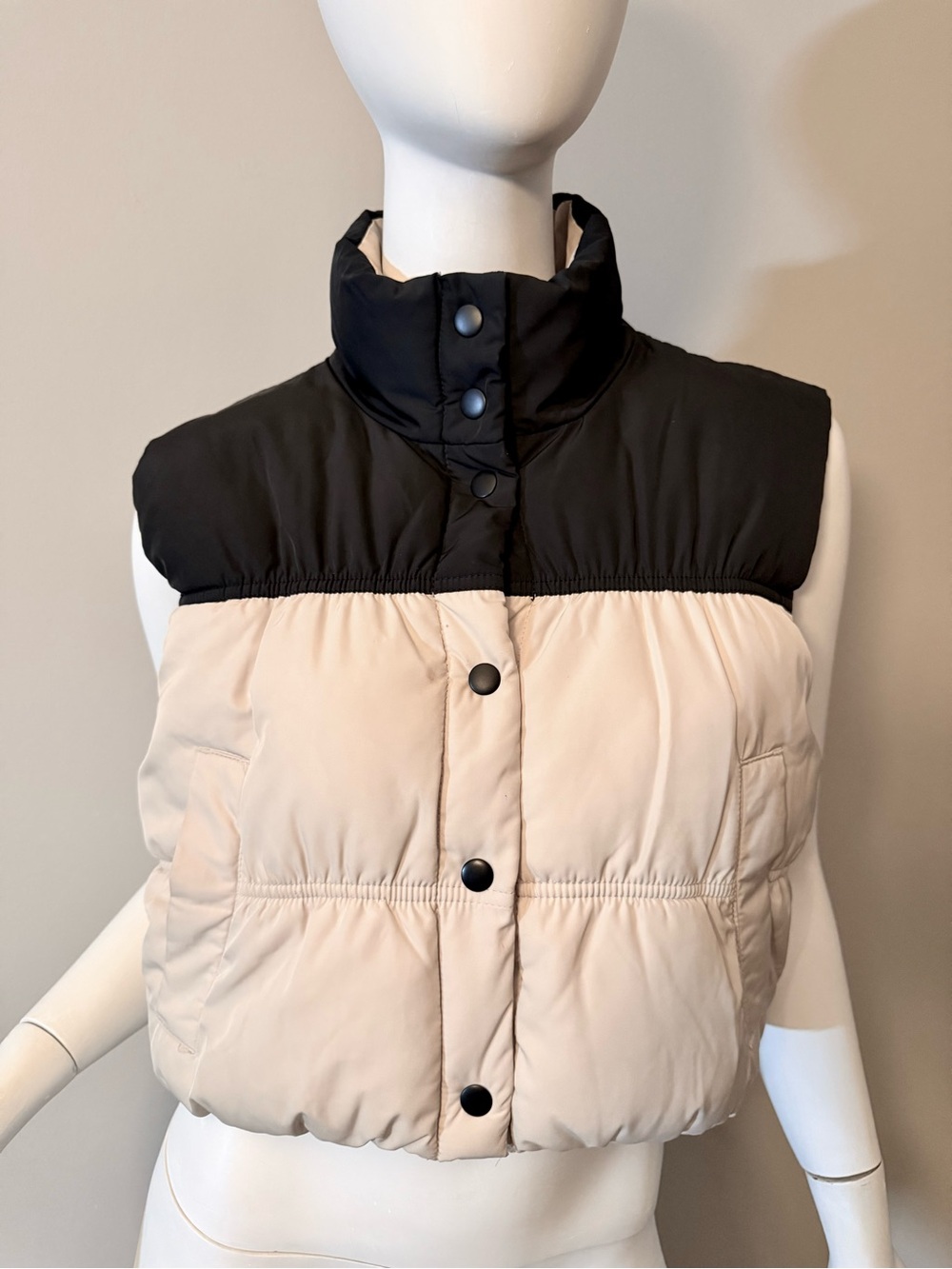 H&M Black & Beige Cropped Puffer Vest 2 Pockets